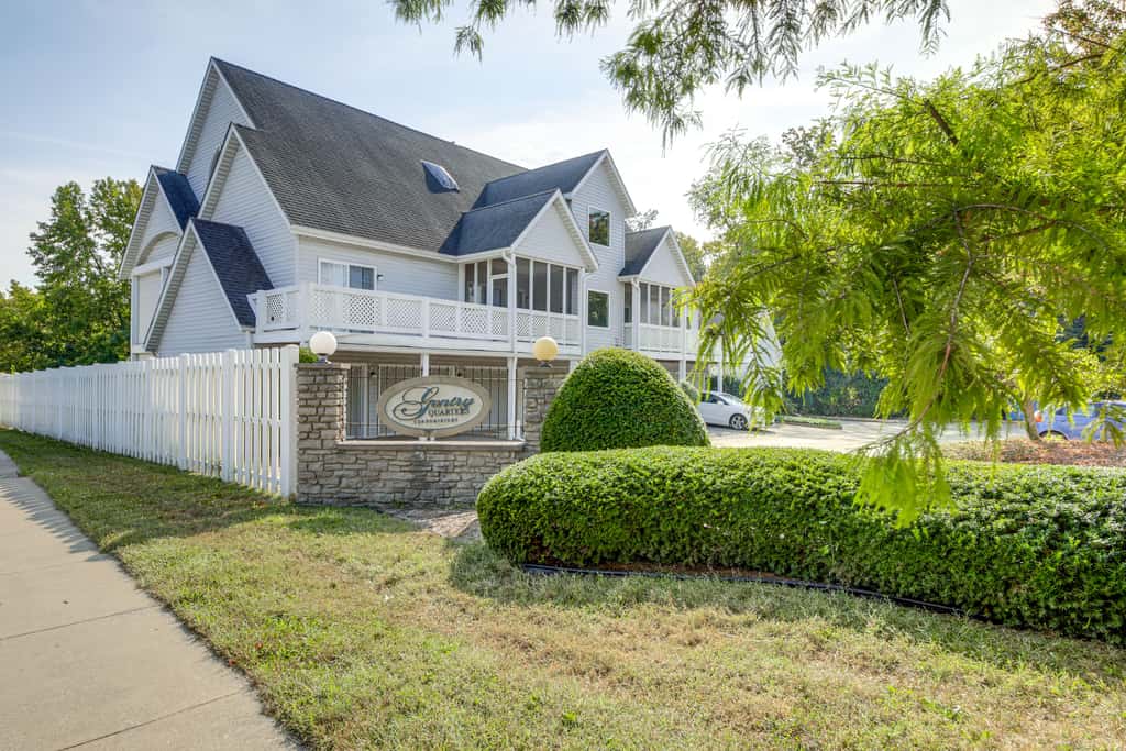 3 Mi to IU: Dog-Friendly Condo w/ Pool Access!