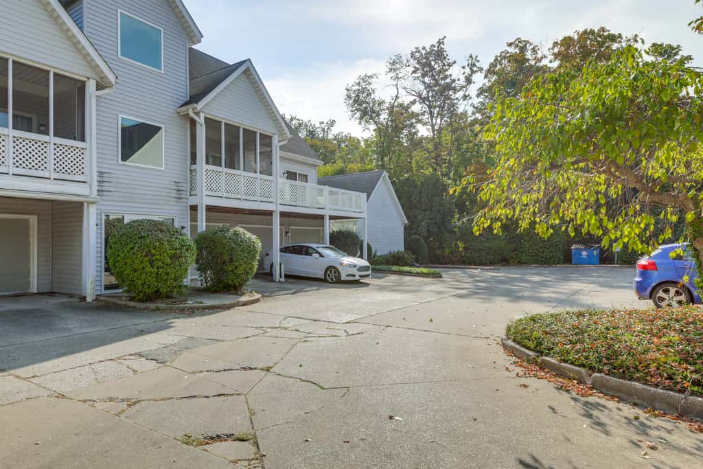 3 Mi to IU: Dog-Friendly Condo w/ Pool Access!