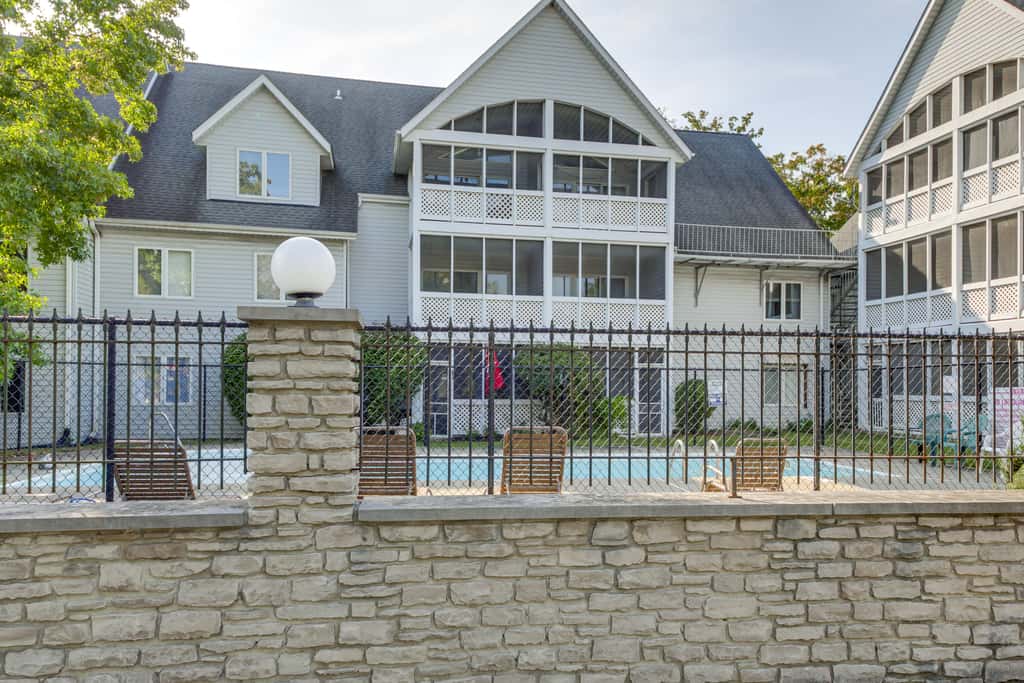 3 Mi to IU: Dog-Friendly Condo w/ Pool Access!