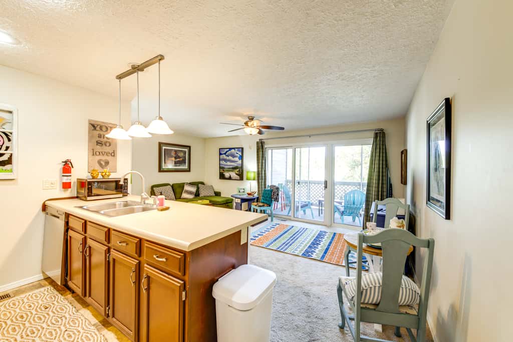 3 Mi to IU: Dog-Friendly Condo w/ Pool Access!