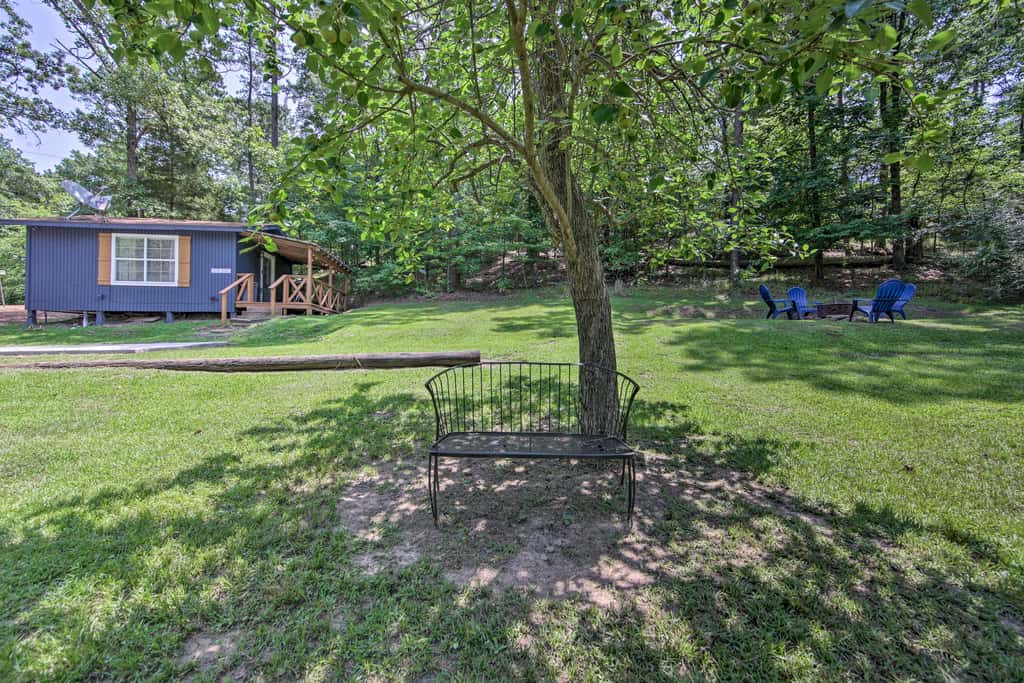 Cozy Avinger Cabin w/ Fire Pit & Deck