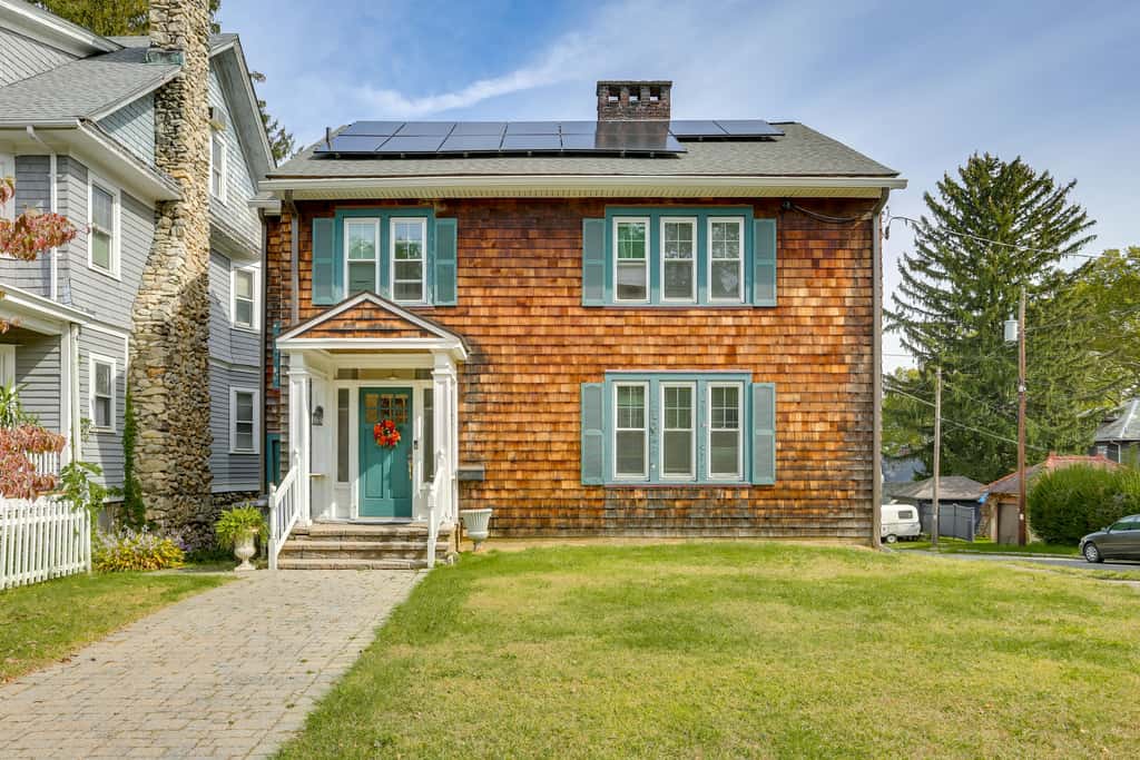 Walk to Hudson River Waterfront: Newburgh Home
