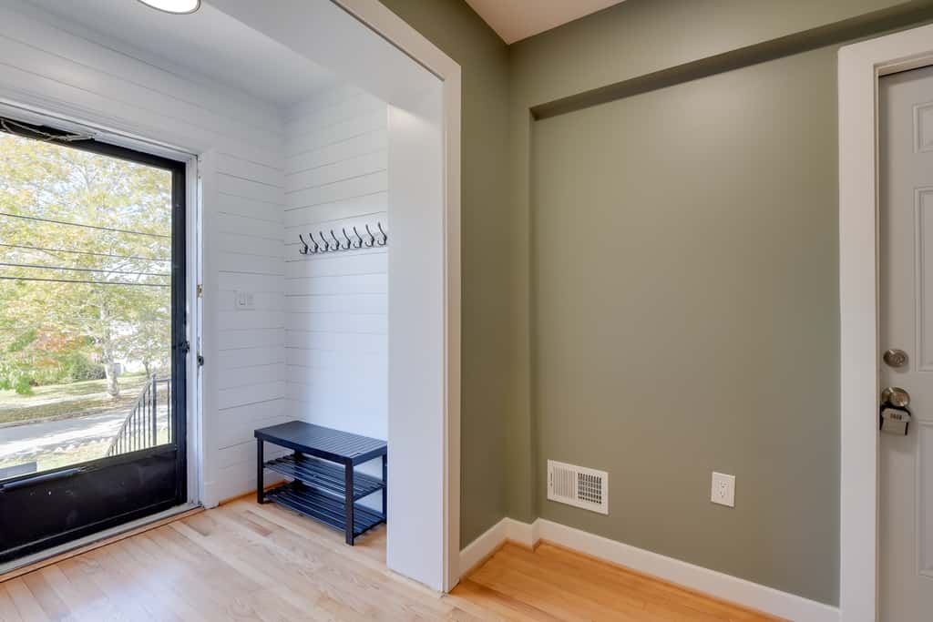 8 Mi to DC: Cheverly Apt w/ Easy Metro Access