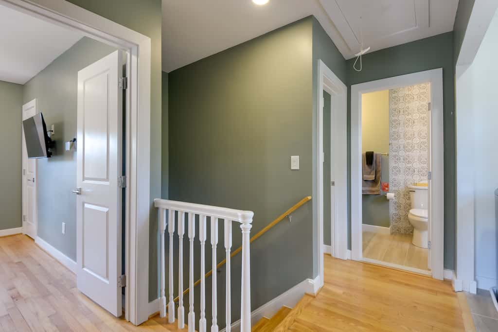8 Mi to DC: Cheverly Apt w/ Easy Metro Access