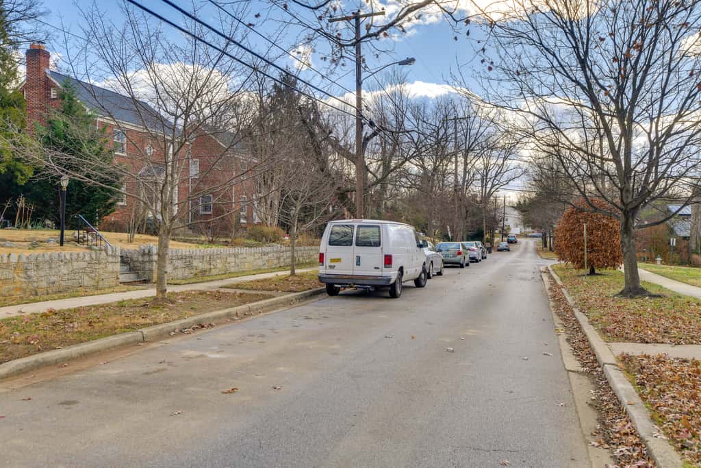 8 Mi to DC: Cheverly Apt w/ Easy Metro Access