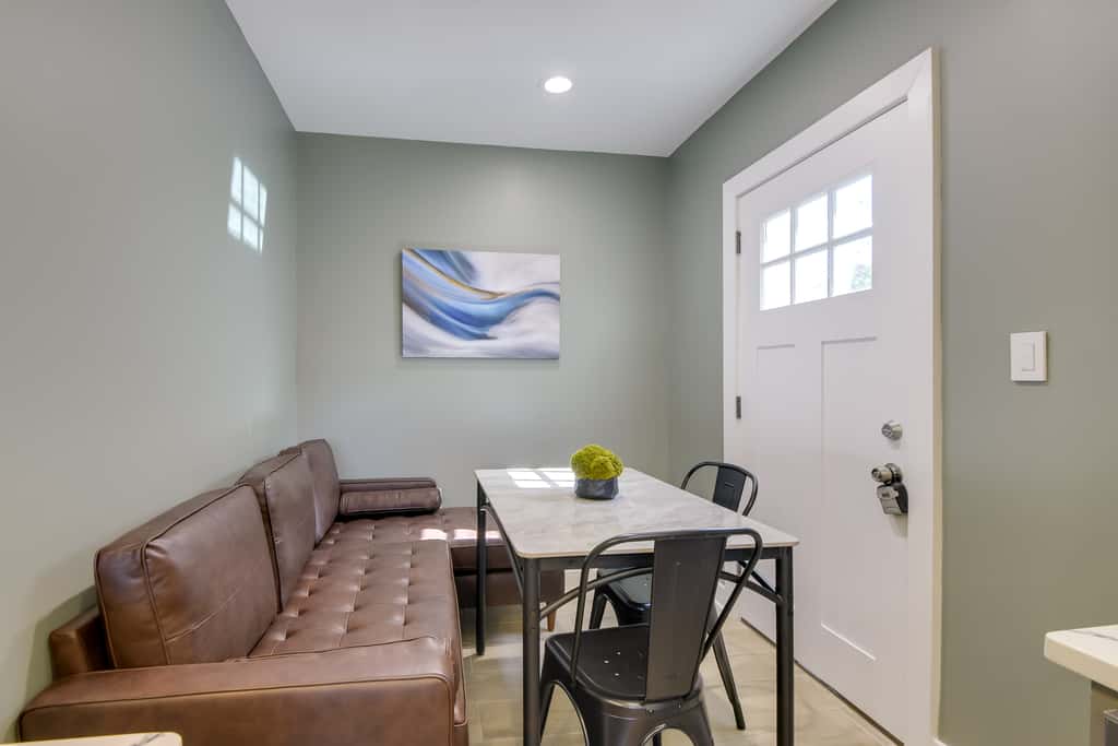 8 Mi to DC: Cheverly Apt w/ Easy Metro Access