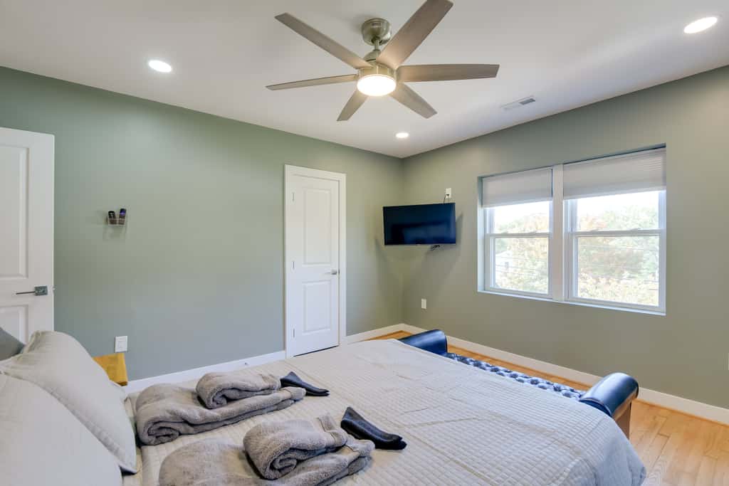 8 Mi to DC: Cheverly Apt w/ Easy Metro Access