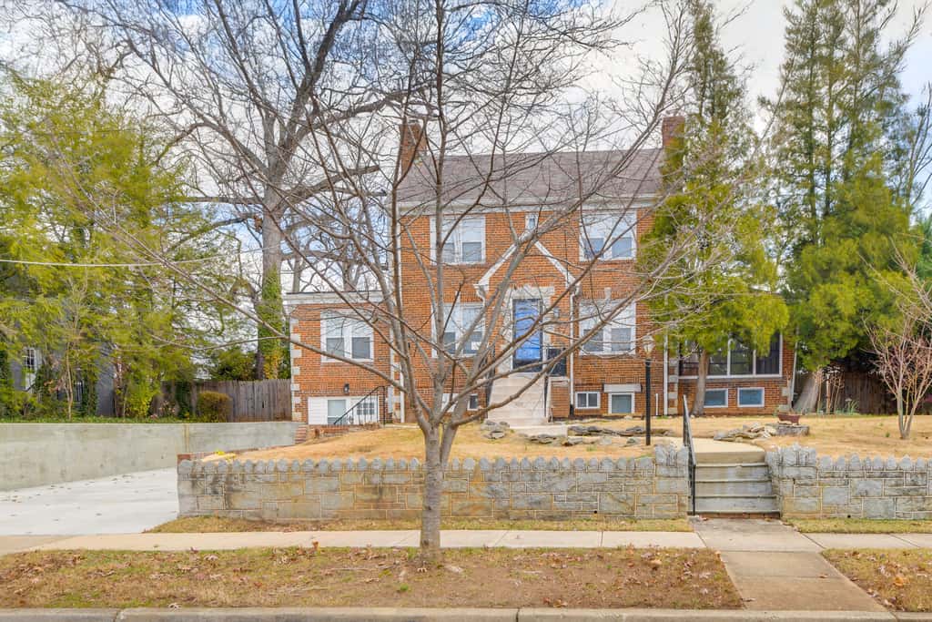 8 Mi to DC: Cheverly Apt w/ Easy Metro Access