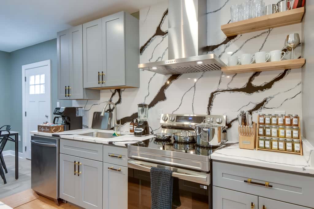 8 Mi to DC: Cheverly Apt w/ Easy Metro Access