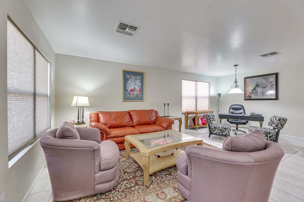 Casa Grande Home Near Golf, Dining & Shops!