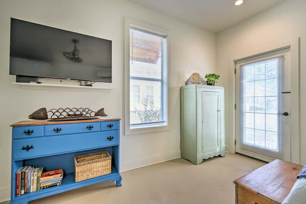 Old Town Getaway, Walk to Shopping, Dining & Bay!