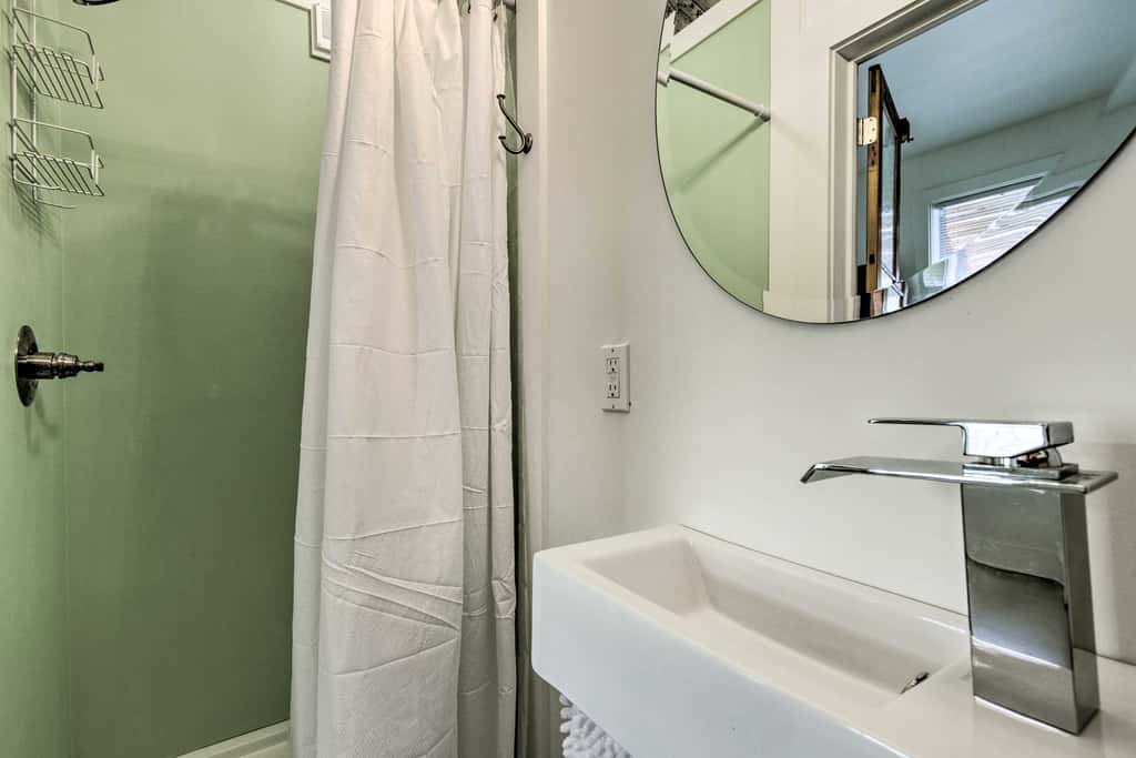 Old Town Getaway, Walk to Shopping, Dining & Bay!