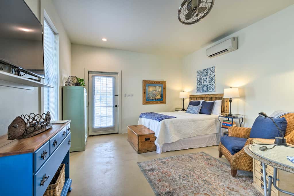 Old Town Getaway, Walk to Shopping, Dining & Bay!