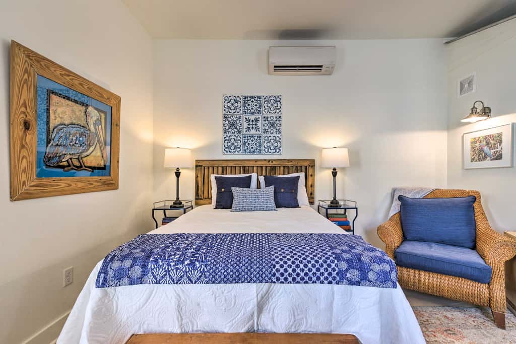 Old Town Getaway, Walk to Shopping, Dining & Bay!
