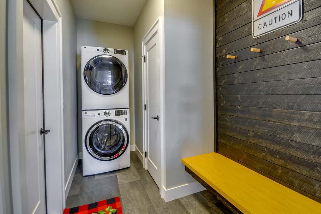 Stylish Montana Vacation Rental w/ Private Hot Tub