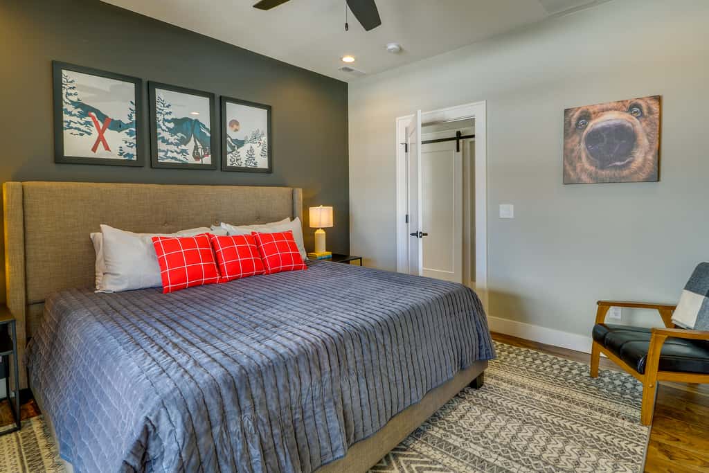 Stylish Montana Vacation Rental w/ Private Hot Tub