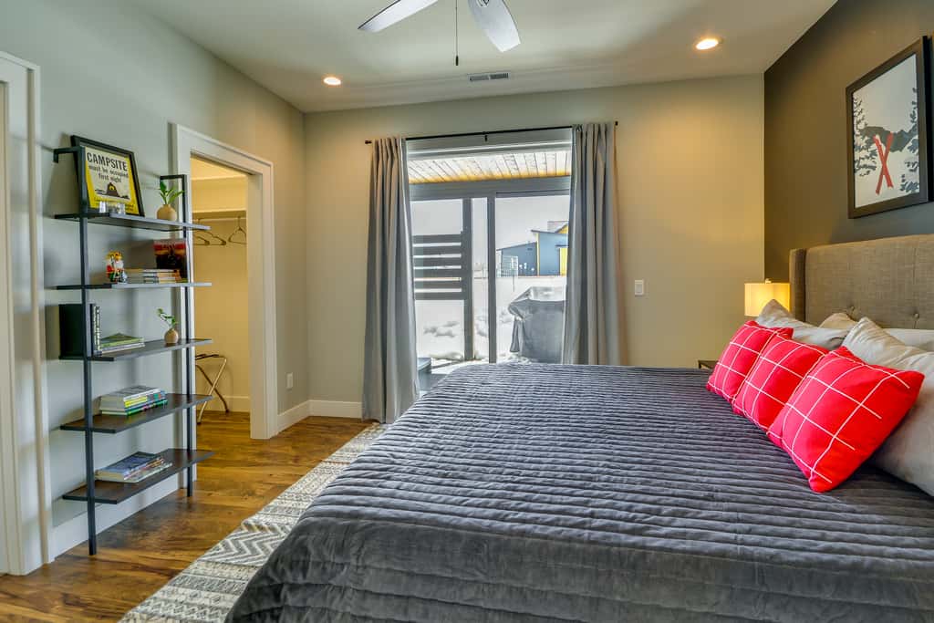 Stylish Montana Vacation Rental w/ Private Hot Tub