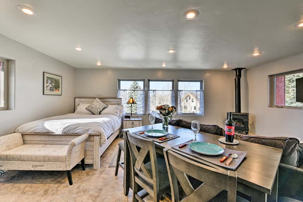 Cozy Mountain Studio By Main Street & Hot Springs!