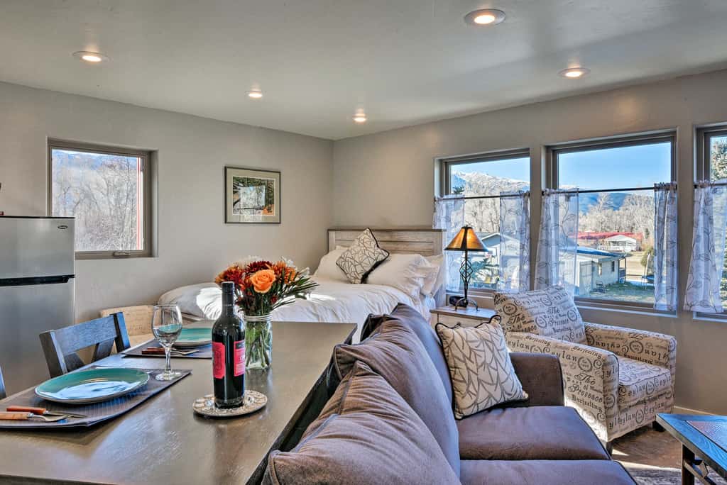 Cozy Mountain Studio By Main Street & Hot Springs!