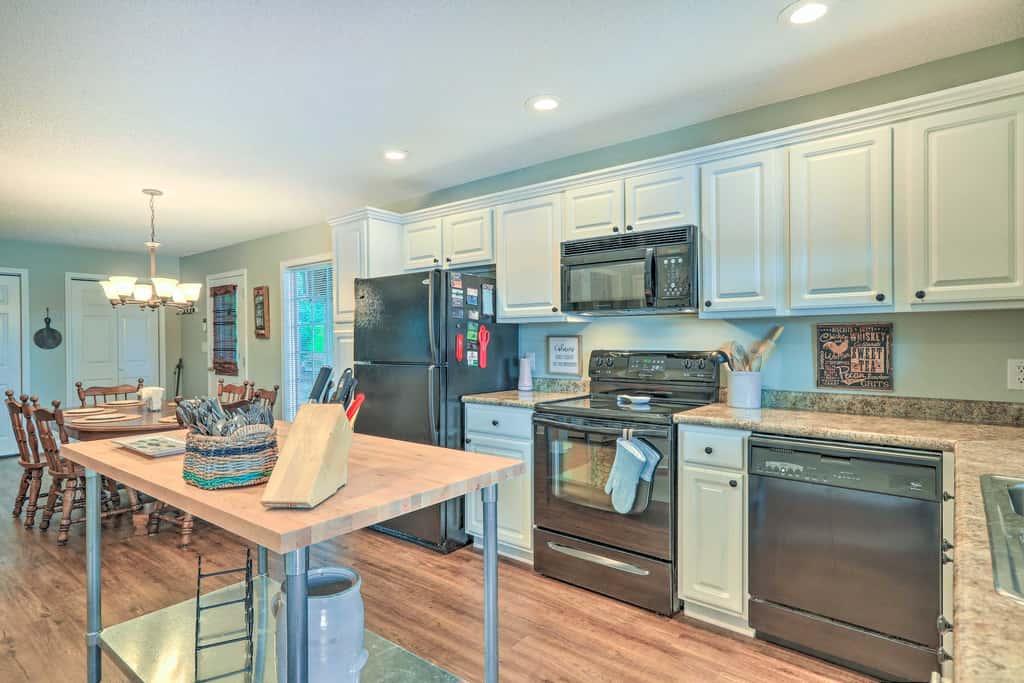 Lakefront Retreat w/ Deep Water + Great Views!