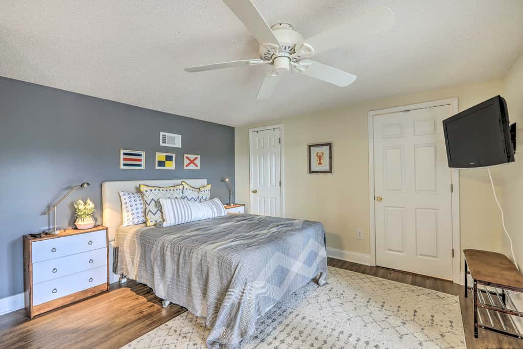 Lakefront Retreat w/ Deep Water + Great Views!