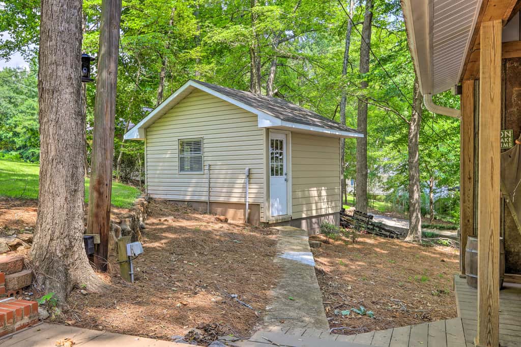 Lakefront Retreat w/ Deep Water + Great Views!
