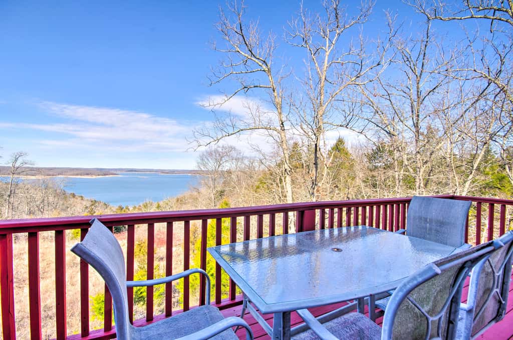 Large Cabin w/ Deck Overlooking Norfork Lake!