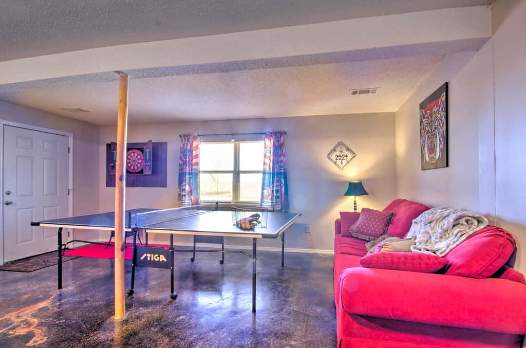 Large Cabin w/ Deck Overlooking Norfork Lake!