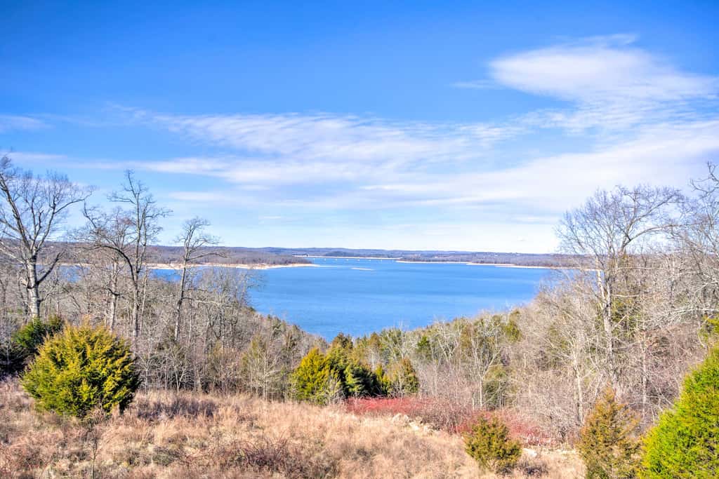Large Cabin w/ Deck Overlooking Norfork Lake!