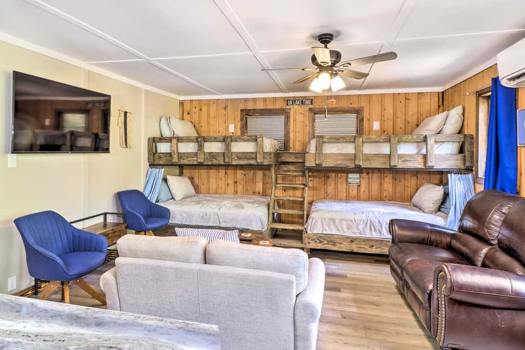 Remodeled Cabin w/ Fire Pit on Norfork Lake!