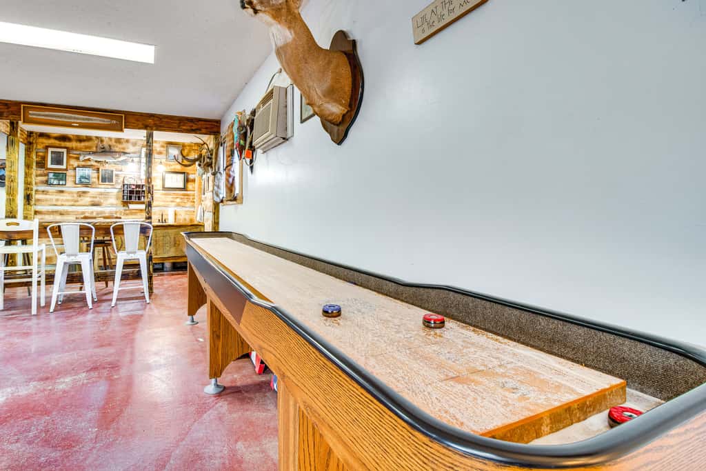 Remodeled Cabin w/ Fire Pit on Norfork Lake!