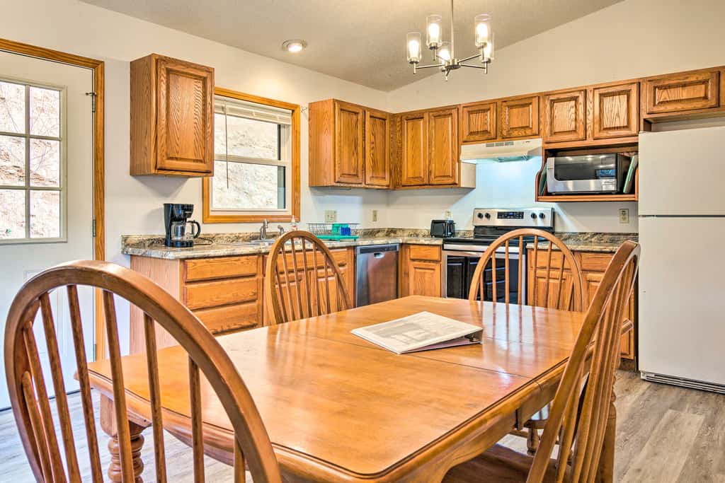 Families & Outdoor Groups! Mtn-View Marion Cabin