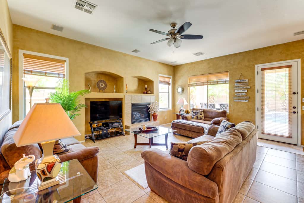 Private Hot Tub: Pet-Friendly Maricopa Escape!