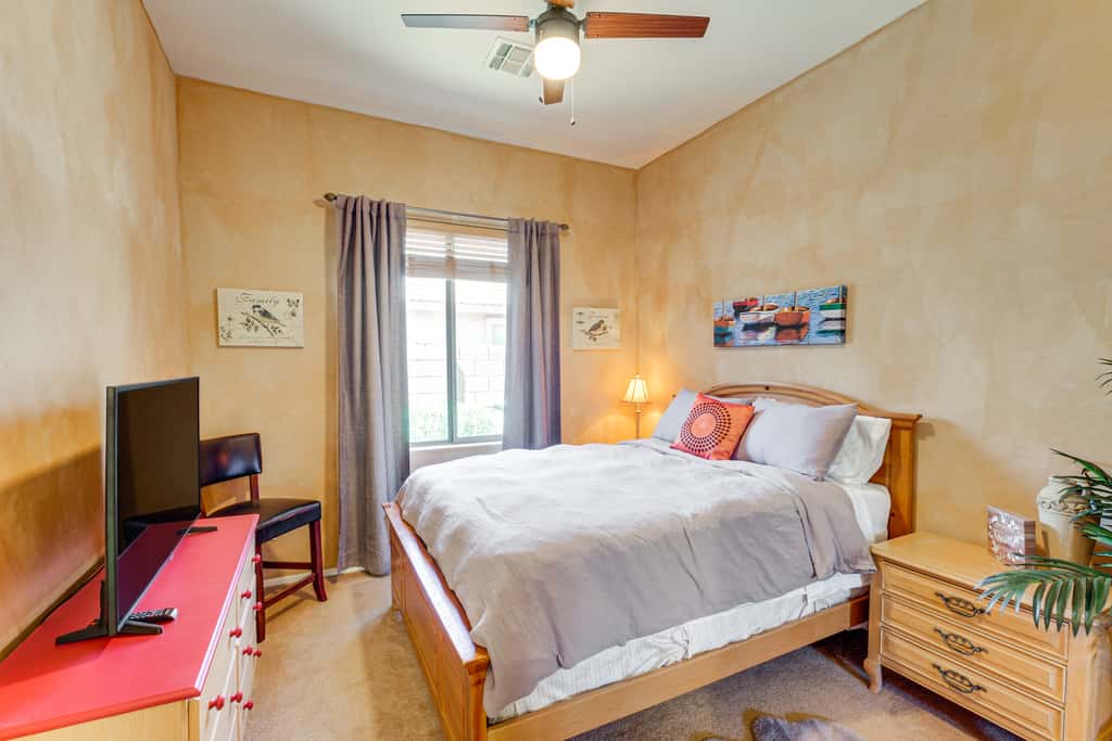 Private Hot Tub: Pet-Friendly Maricopa Escape!