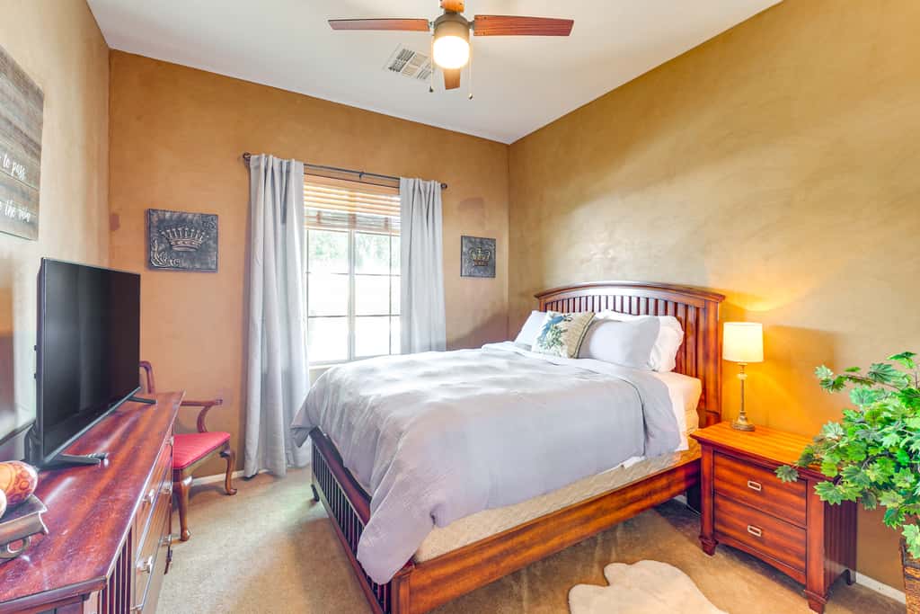 Private Hot Tub: Pet-Friendly Maricopa Escape!