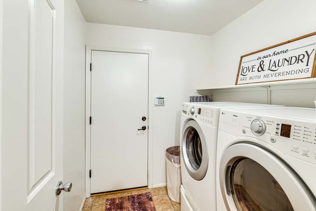 Private Hot Tub: Pet-Friendly Maricopa Escape!
