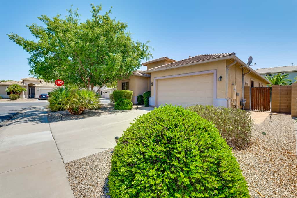 Private Hot Tub: Pet-Friendly Maricopa Escape!