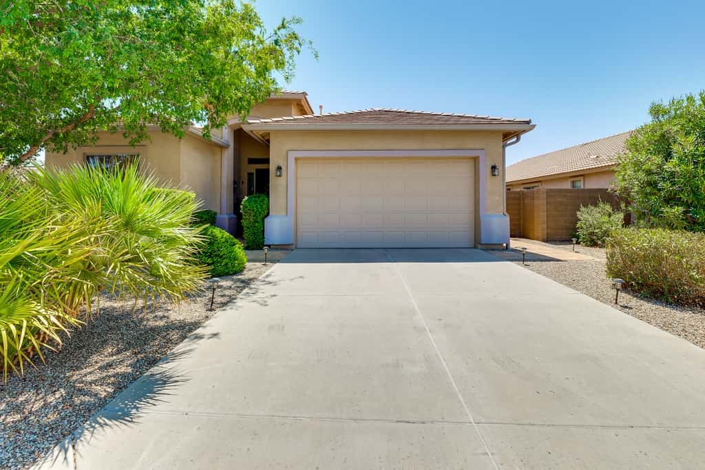 Private Hot Tub: Pet-Friendly Maricopa Escape!