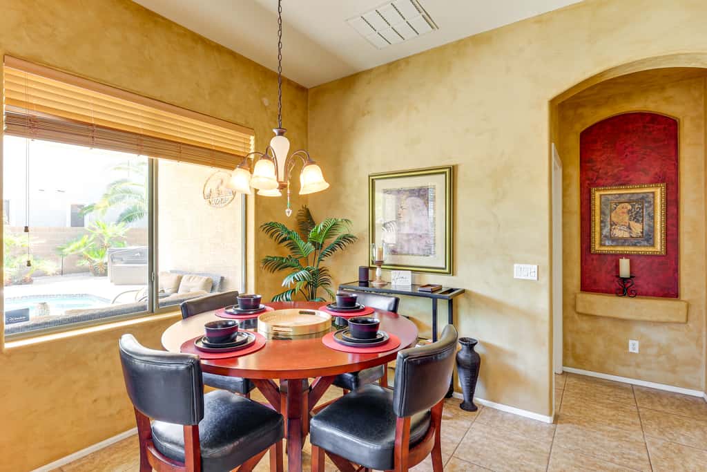 Private Hot Tub: Pet-Friendly Maricopa Escape!