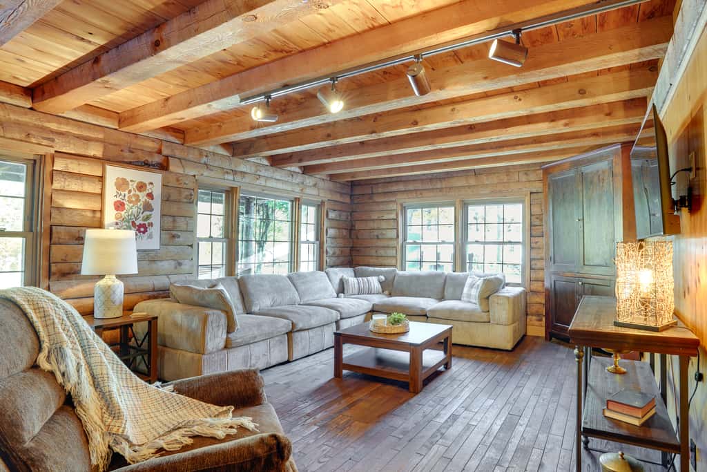 Kentucky Lake Access! Family Log Cabin w/ Deck