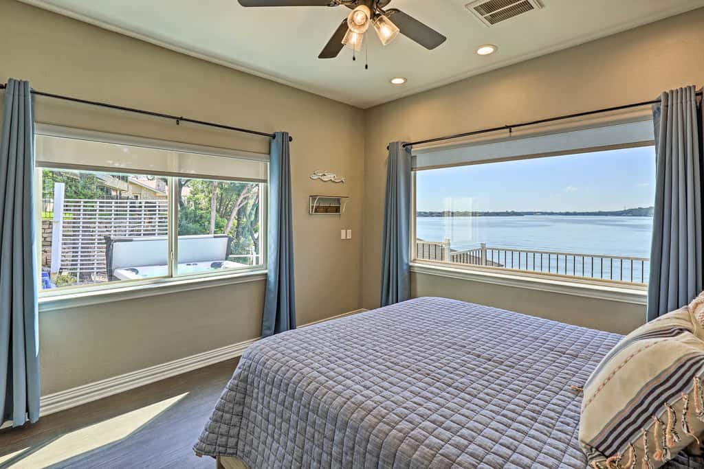 Lavish Lake House, Near Vineyards + Marinas!