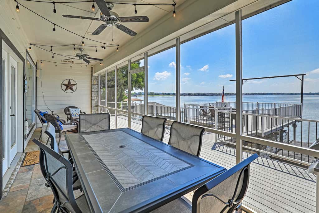 Lavish Lake House, Near Vineyards + Marinas!