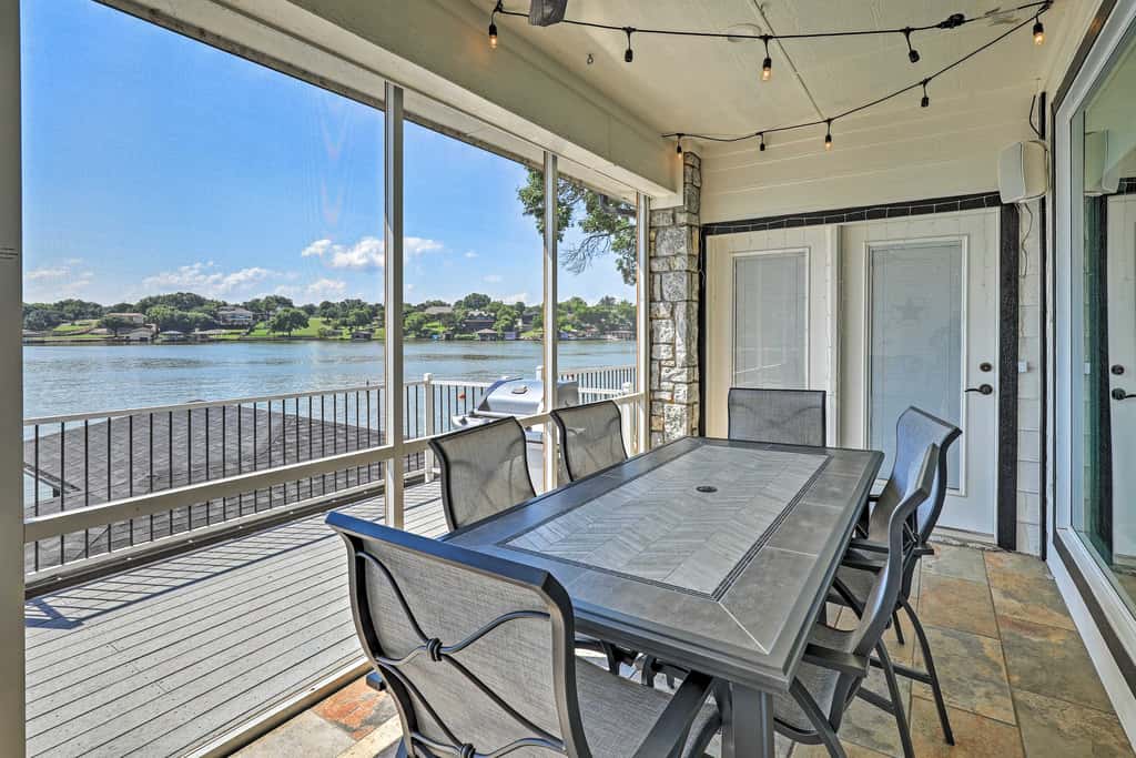 Lavish Lake House, Near Vineyards + Marinas!