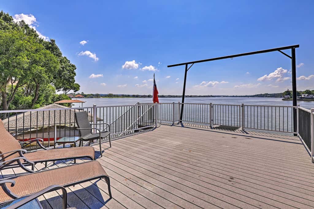 Lavish Lake House, Near Vineyards + Marinas!