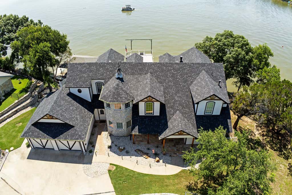 Lavish Lake House, Near Vineyards + Marinas!
