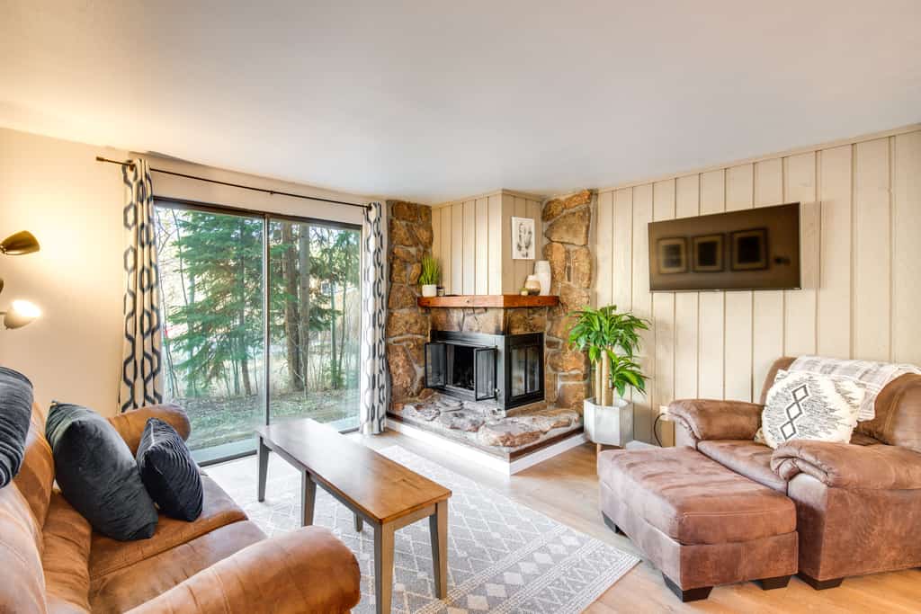 Hot Tub Access: Condo 2 Mi to Winter Park Resort!