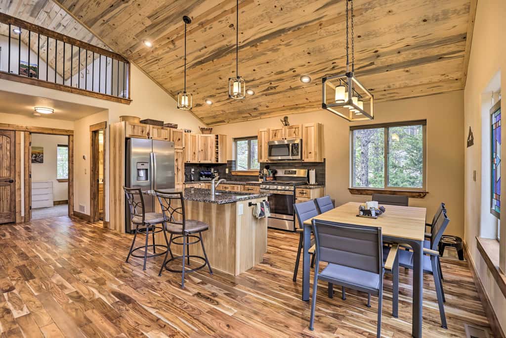 Rocky Mountain Alma Cabin with Deck & Hot Tub!