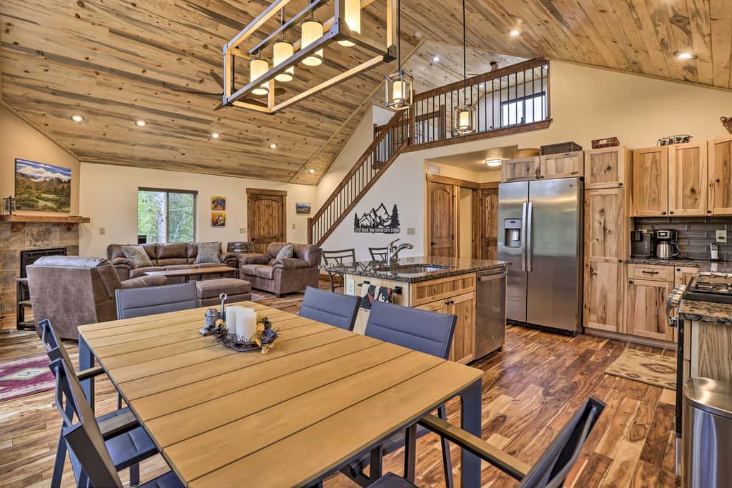 Rocky Mountain Alma Cabin with Deck & Hot Tub!