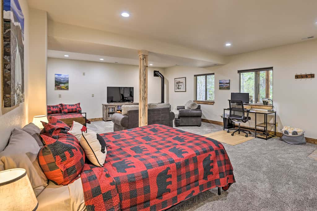 Rocky Mountain Alma Cabin with Deck & Hot Tub!