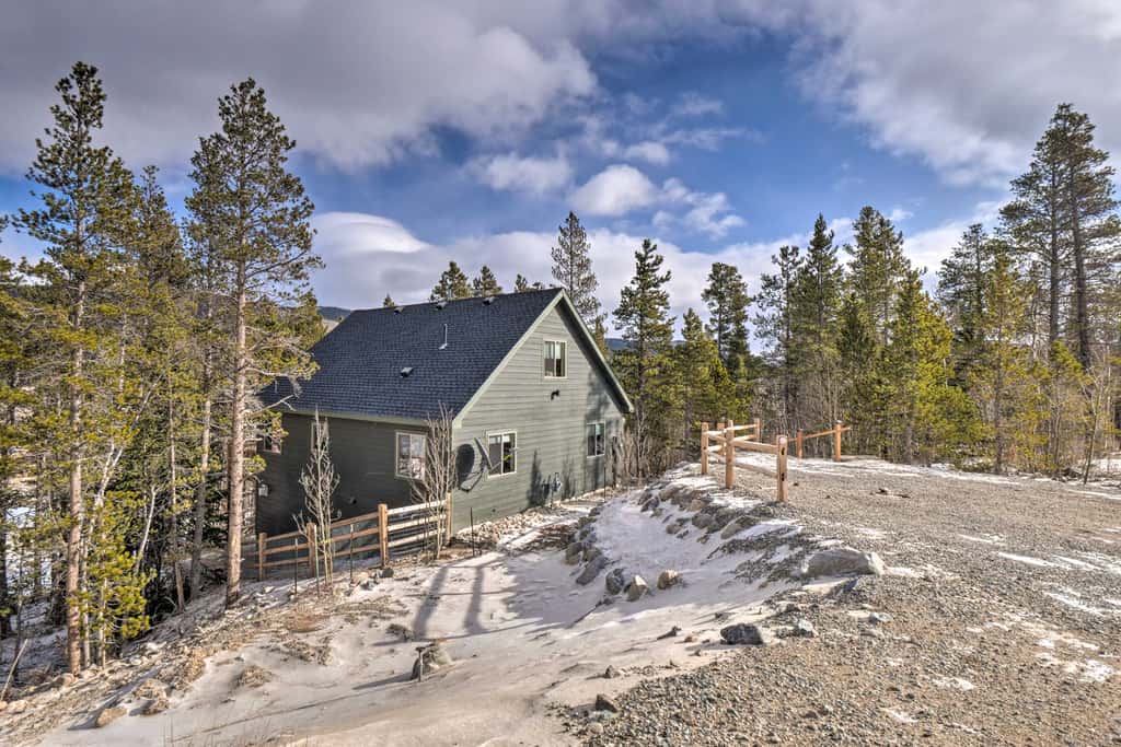 Rocky Mountain Alma Cabin with Deck & Hot Tub!